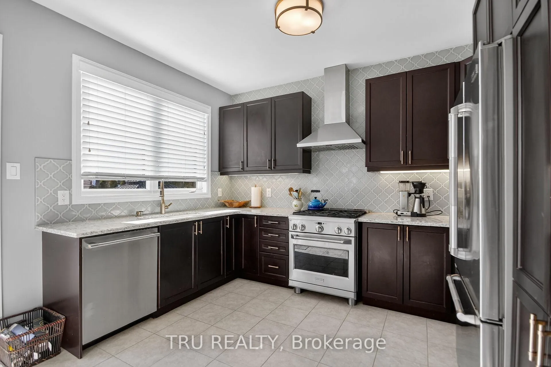 Photo 19 of 126 Pinelock Street, Ottawa, Kanata - Emerald Meadows/Trailwest — HOMEH