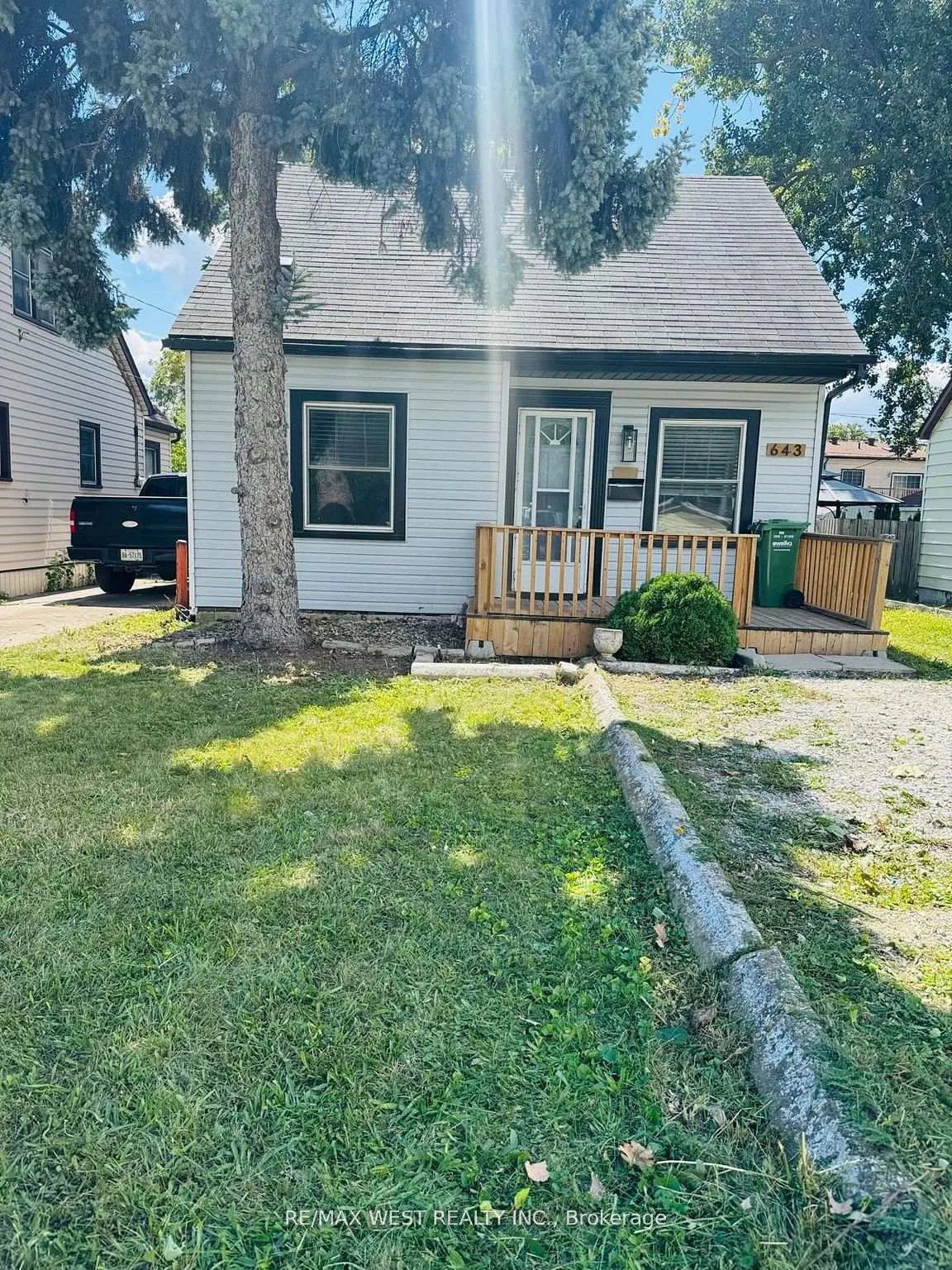 Photo 14 of 643 Charles Street E, Windsor — HOMEH
