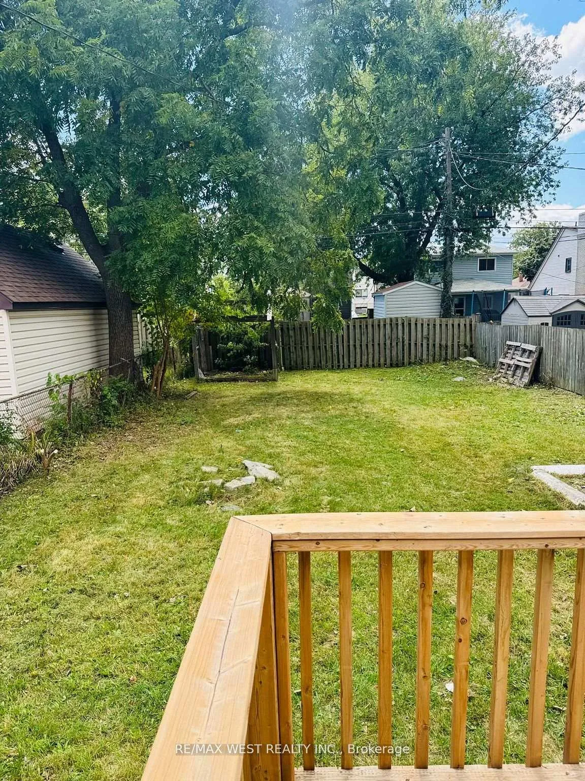 Photo 16 of 643 Charles Street E, Windsor — HOMEH
