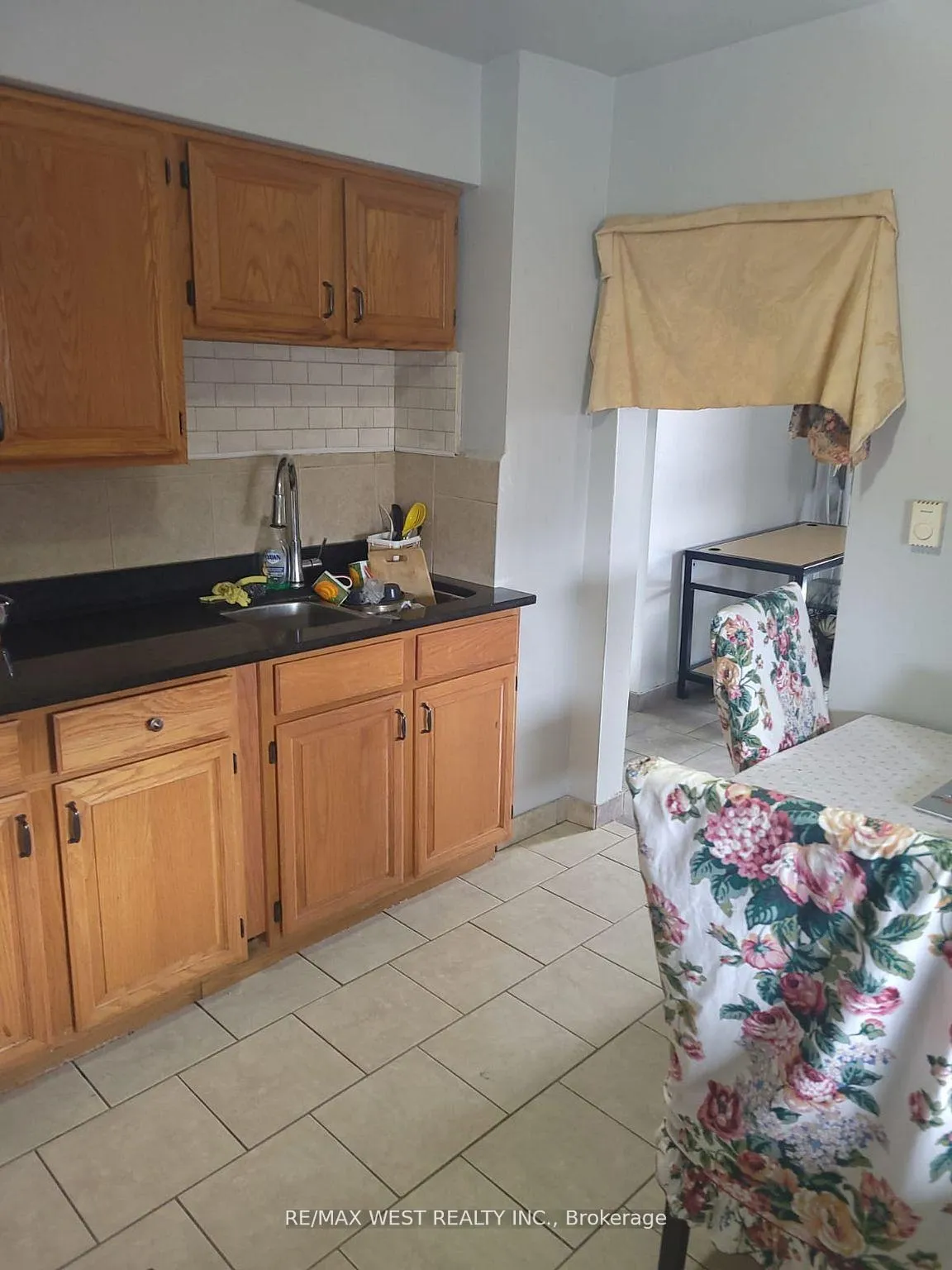 Photo 2 of Unit 1240, 1238 Niagara Street, Windsor — HOMEH