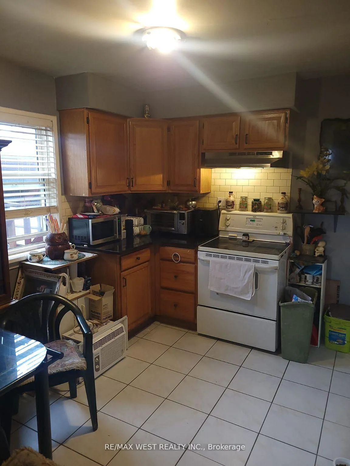 Photo 4 of Unit 1240, 1238 Niagara Street, Windsor — HOMEH