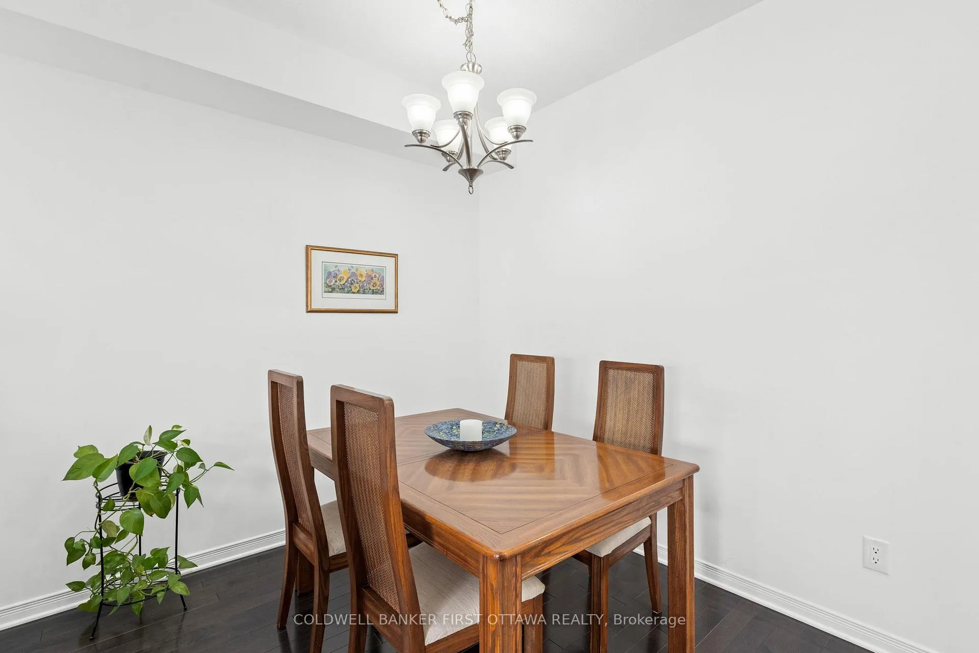 Photo 5 of 32 Dundalk Private, Ottawa, Barrhaven - Stonebridge — HOMEH