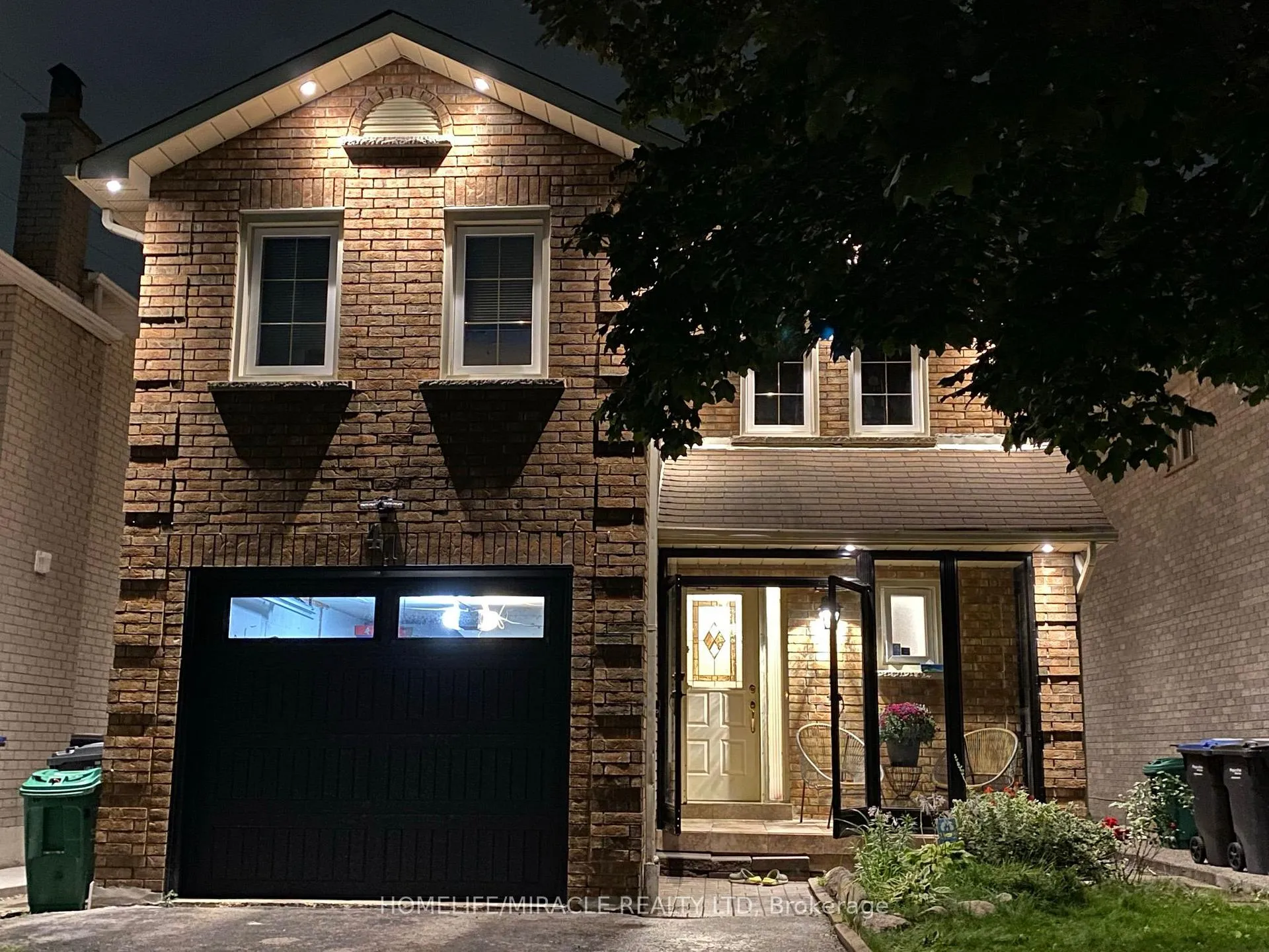 Photo 1 of 41 Fallen Oak Court, Brampton, Fletcher's Creek South — HOMEH