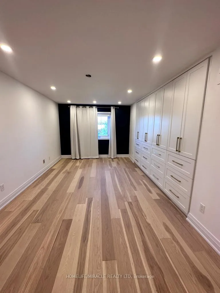 Photo 14 of 41 Fallen Oak Court, Brampton, Fletcher's Creek South — HOMEH