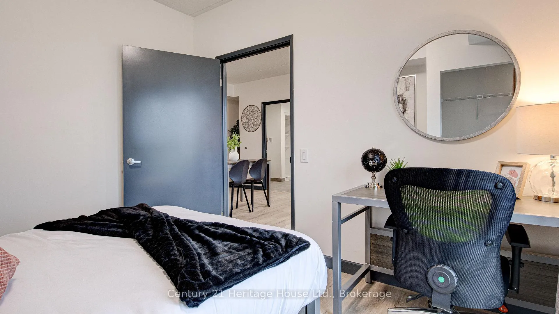 Photo 4 of Unit 616, 298 Hemlock Street, Waterloo — HOMEH