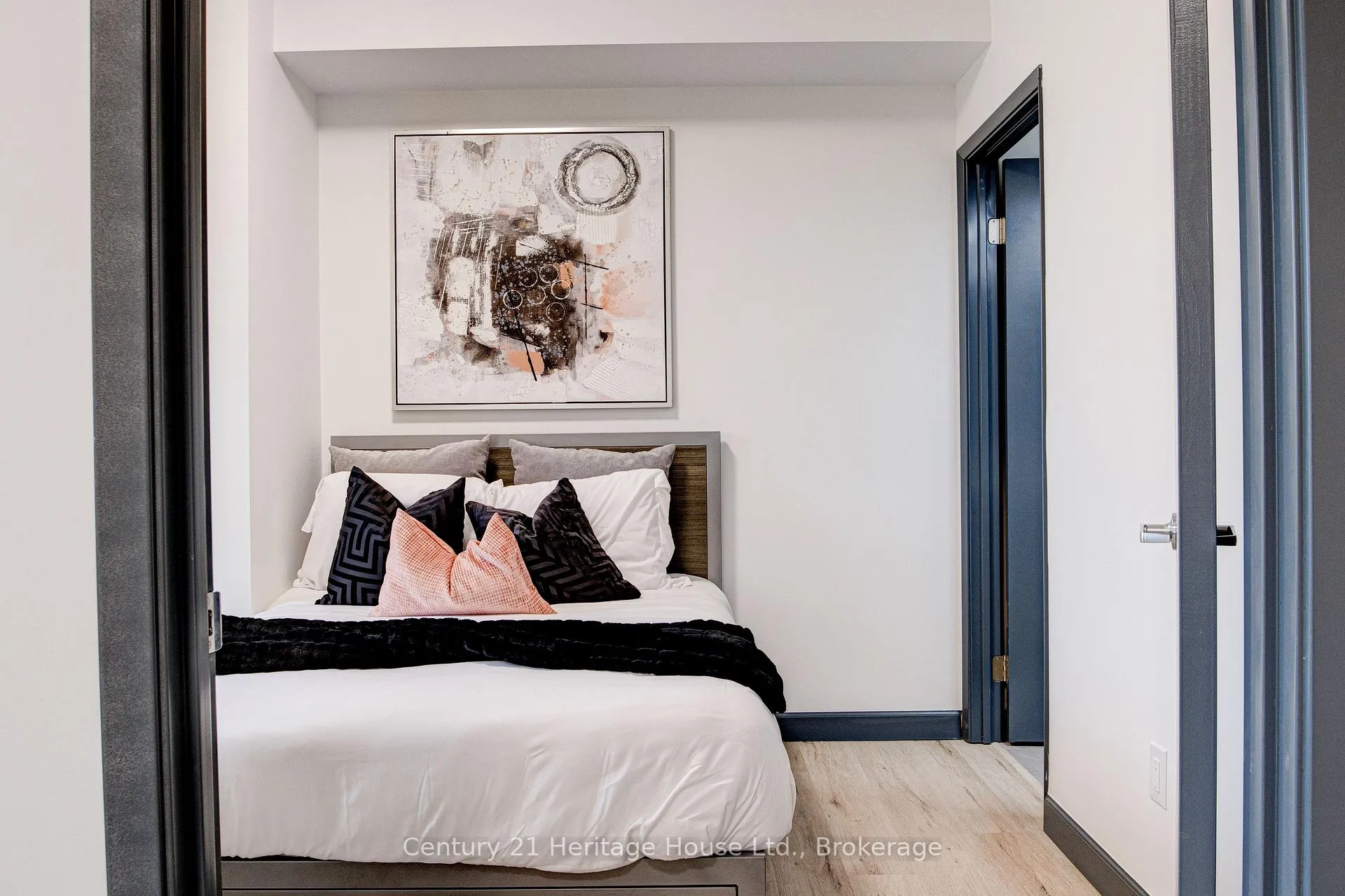 Photo 5 of Unit 618, 298 Hemlock Street, Waterloo — HOMEH