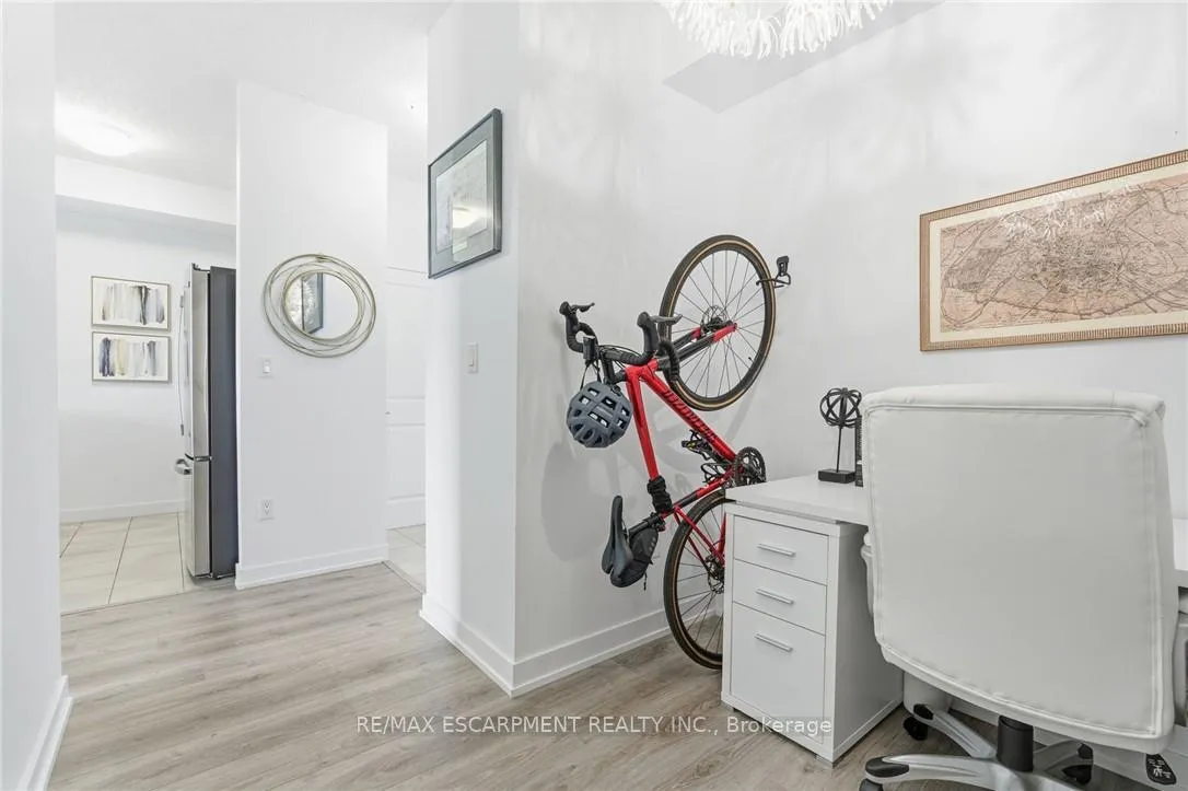 Photo 5 of Unit 228, 35 Southshore Crescent, Hamilton, Lakeshore — HOMEH