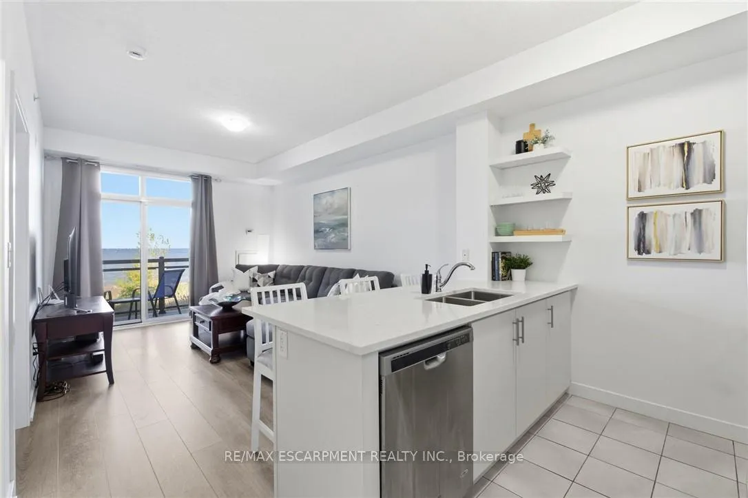 Photo 7 of Unit 228, 35 Southshore Crescent, Hamilton, Lakeshore — HOMEH