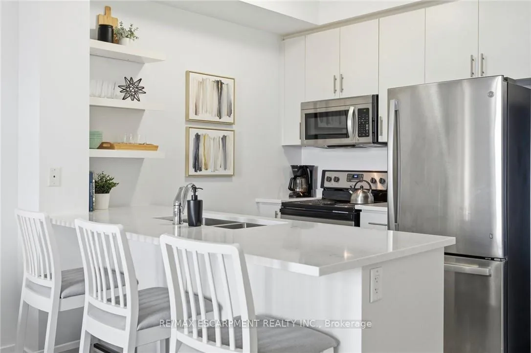 Photo 9 of Unit 228, 35 Southshore Crescent, Hamilton, Lakeshore — HOMEH