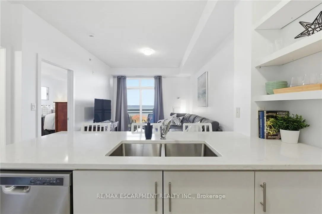 Photo 11 of Unit 228, 35 Southshore Crescent, Hamilton, Lakeshore — HOMEH