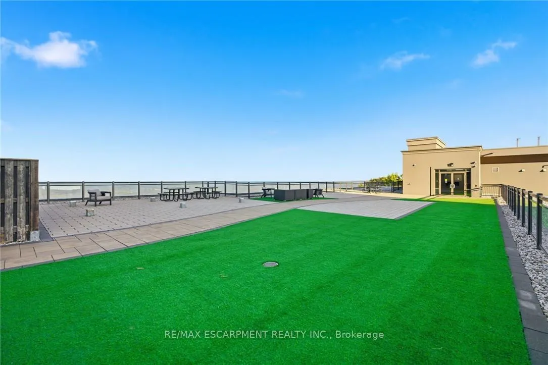 Photo 20 of Unit 228, 35 Southshore Crescent, Hamilton, Lakeshore — HOMEH