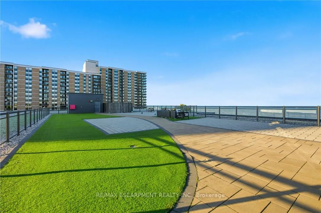 Photo 23 of Unit 228, 35 Southshore Crescent, Hamilton, Lakeshore — HOMEH