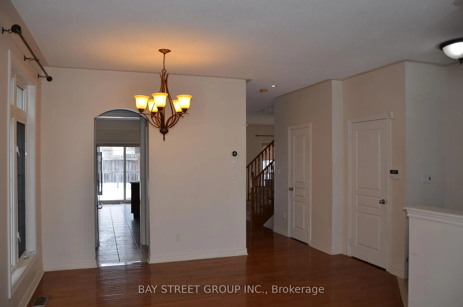 Photo 3 of 27 Wilcliff Court, Markham, Greensborough — HOMEH
