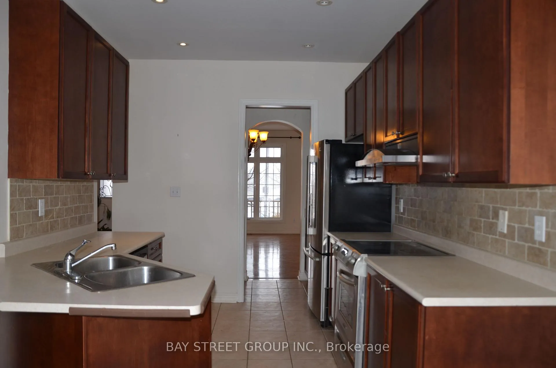 Photo 6 of 27 Wilcliff Court, Markham, Greensborough — HOMEH