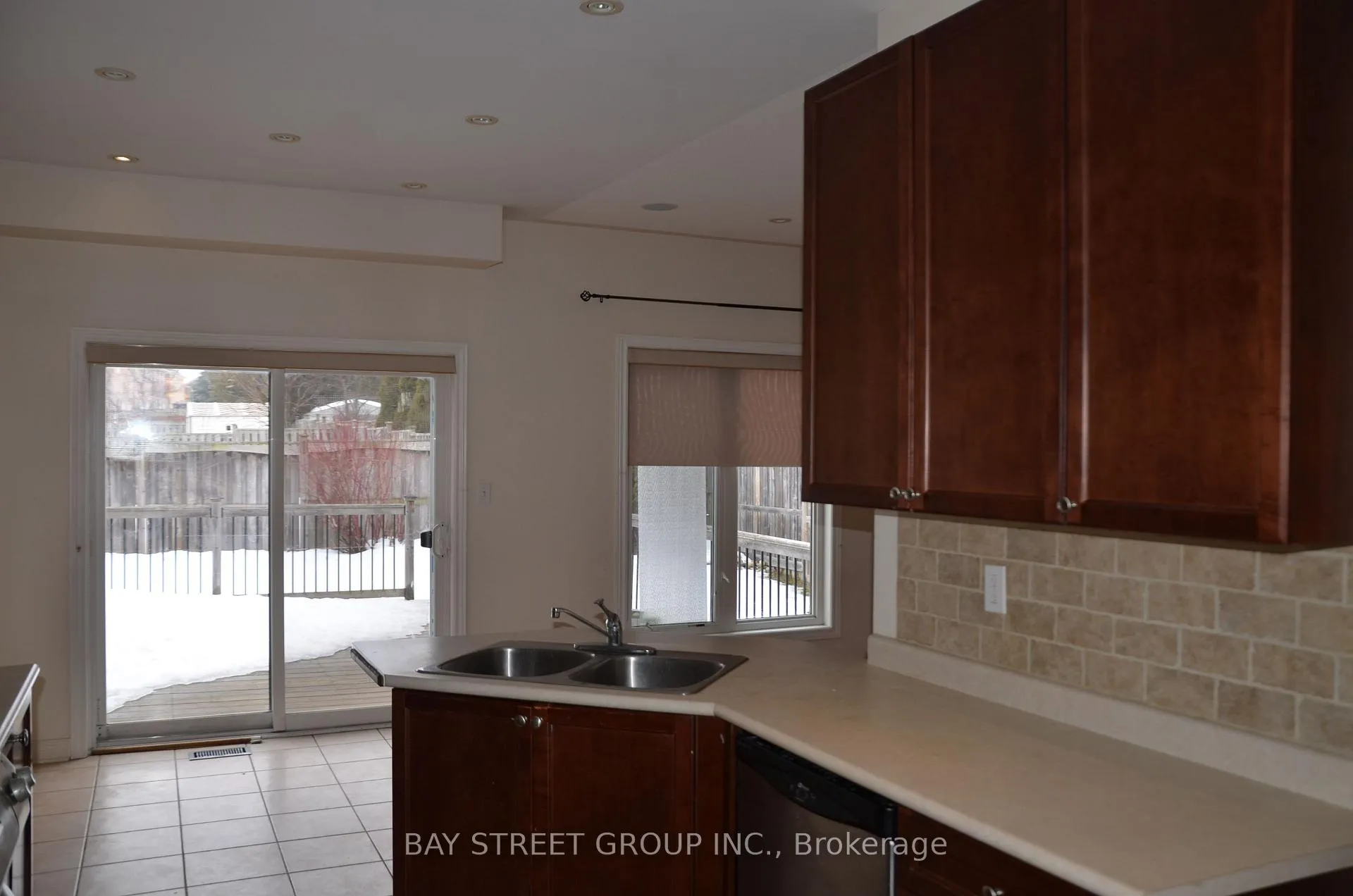 Photo 9 of 27 Wilcliff Court, Markham, Greensborough — HOMEH