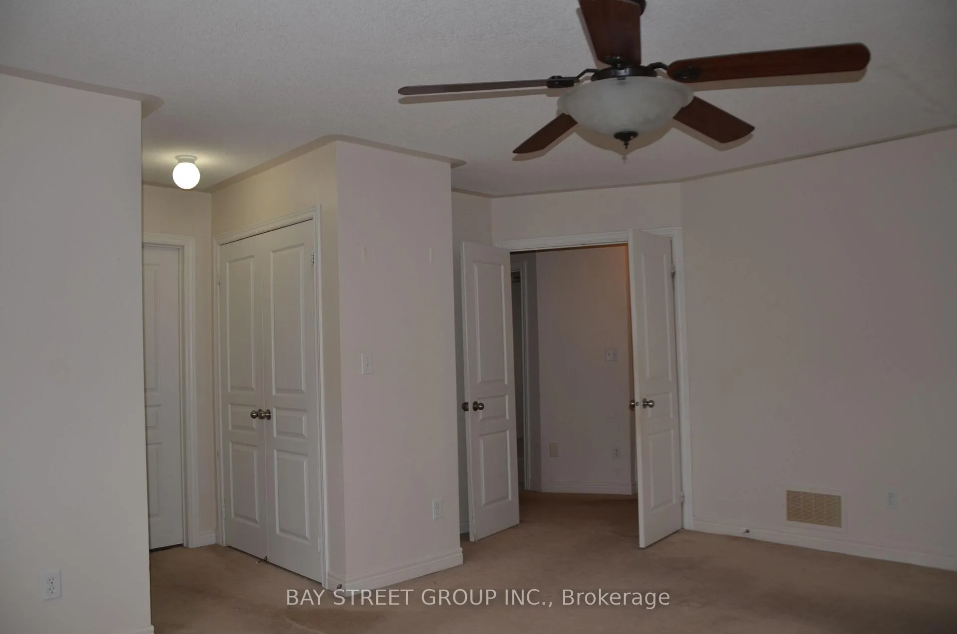 Photo 15 of 27 Wilcliff Court, Markham, Greensborough — HOMEH