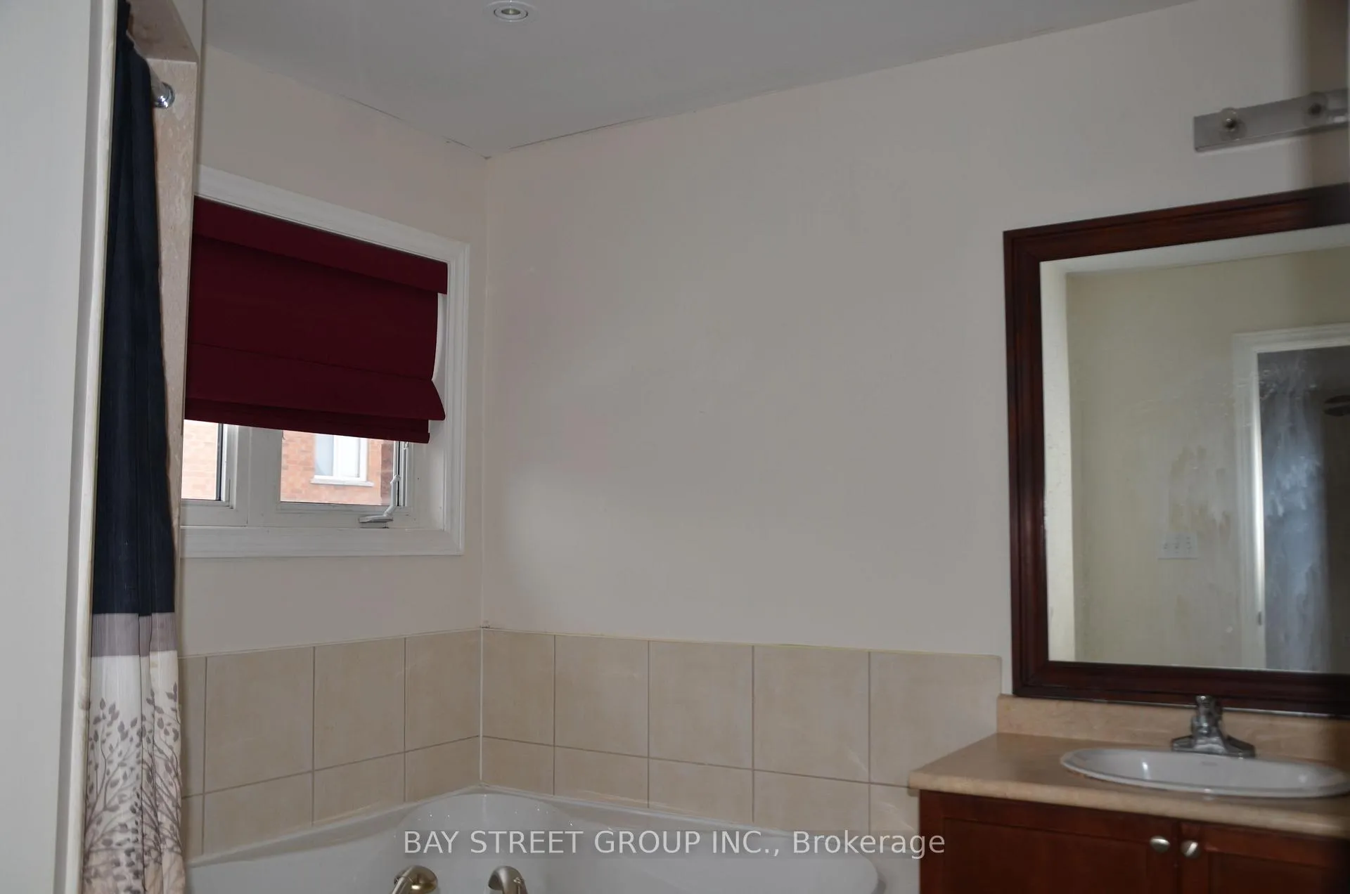 Photo 18 of 27 Wilcliff Court, Markham, Greensborough — HOMEH
