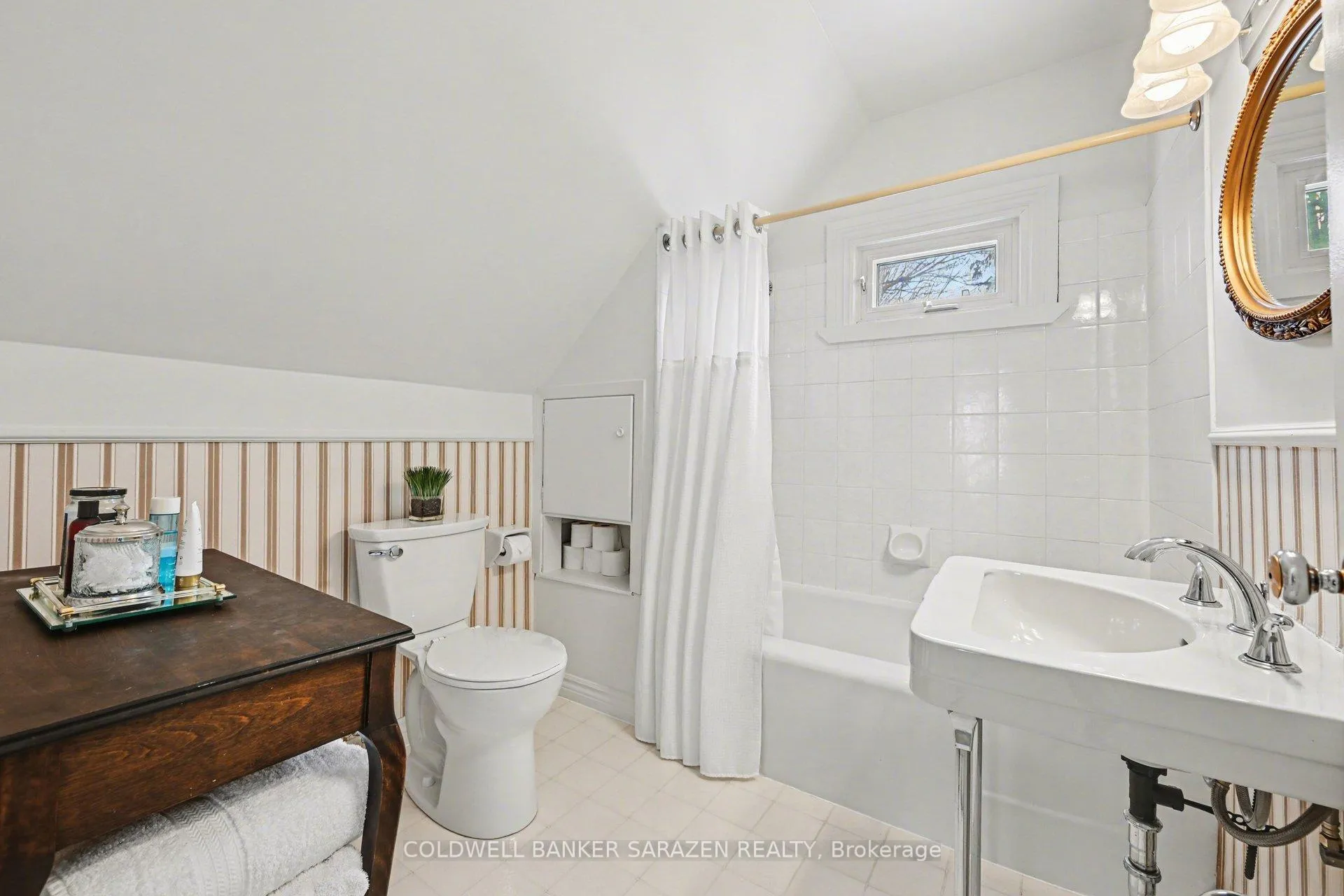 Photo 34 of 29 Daniel Street S, Arnprior — HOMEH