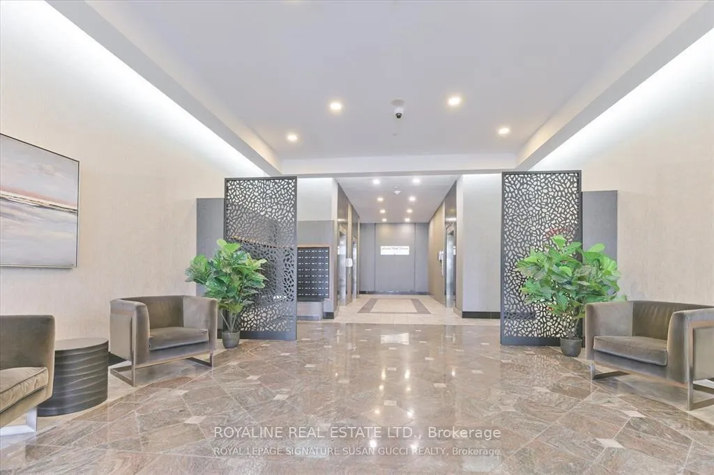 Photo 4 of Unit 319, 1 Leaside Park Drive N, Toronto, Thorncliffe Park — HOMEH