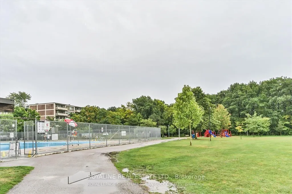 Photo 16 of Unit 319, 1 Leaside Park Drive N, Toronto, Thorncliffe Park — HOMEH