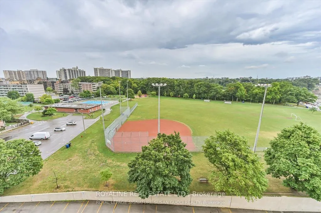 Photo 17 of Unit 319, 1 Leaside Park Drive N, Toronto, Thorncliffe Park — HOMEH