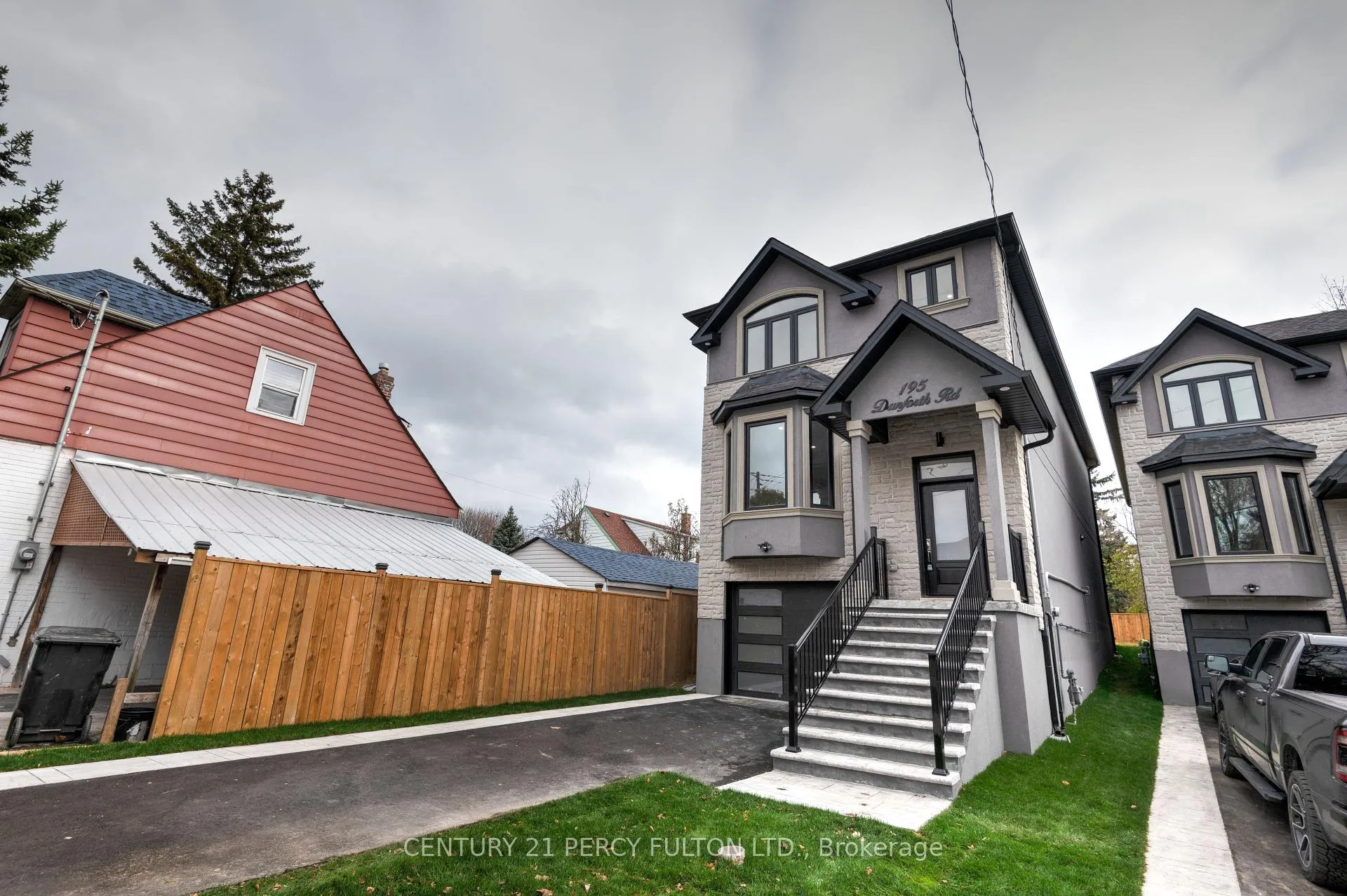 Photo 3 of 195 Danforth Road, Scarborough, Oakridge — HOMEH