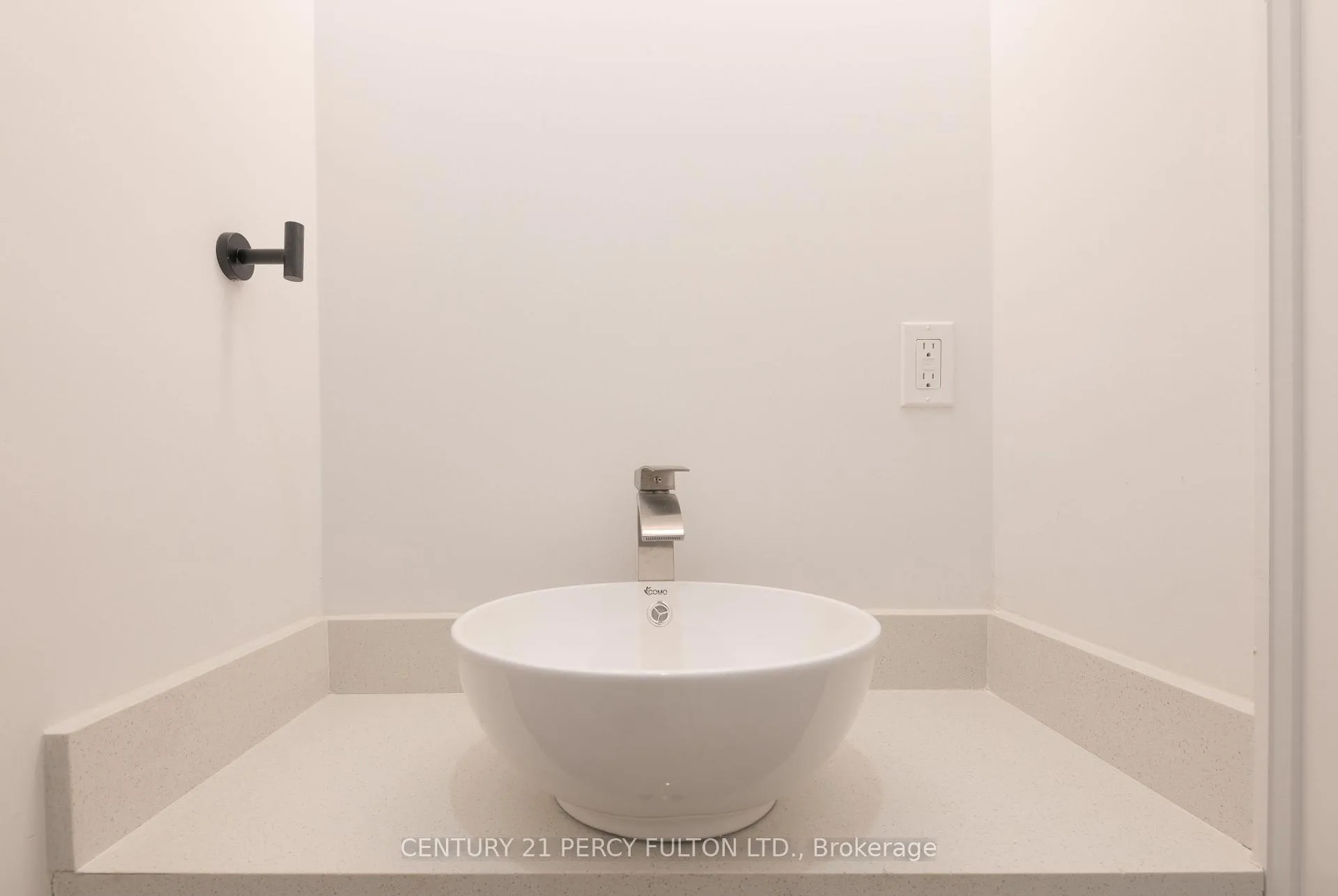 Photo 6 of 195 Danforth Road, Scarborough, Oakridge — HOMEH