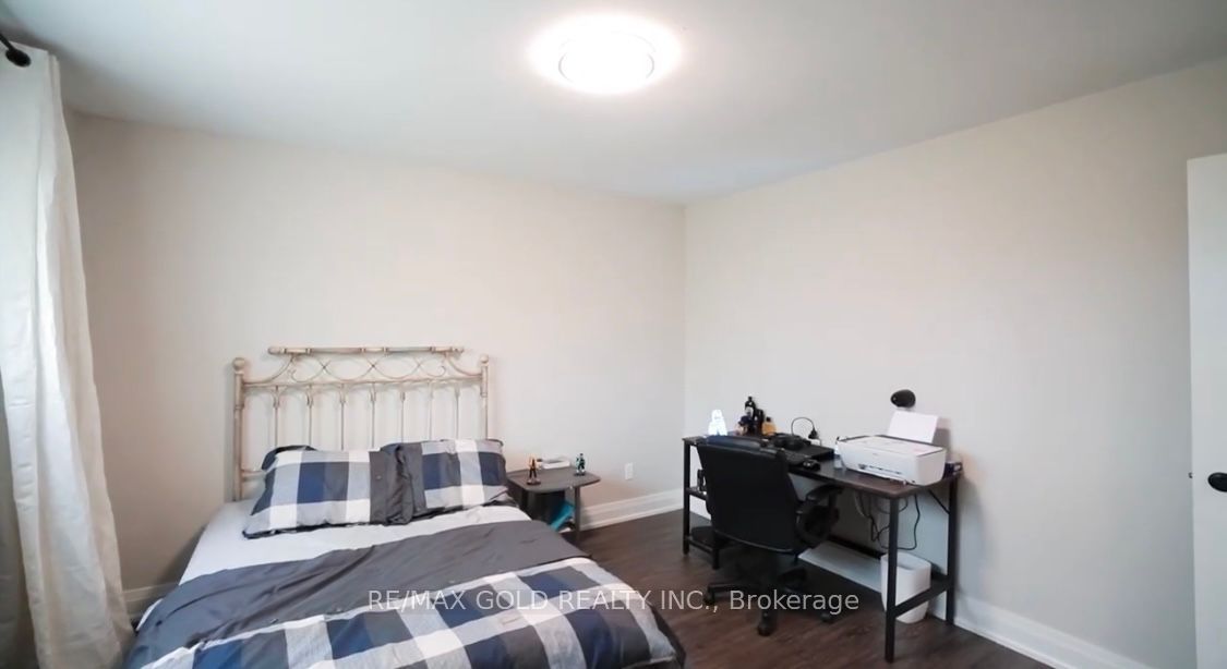 Photo 11 of 580 Gibb Street, Oshawa, Vanier — HOMEH