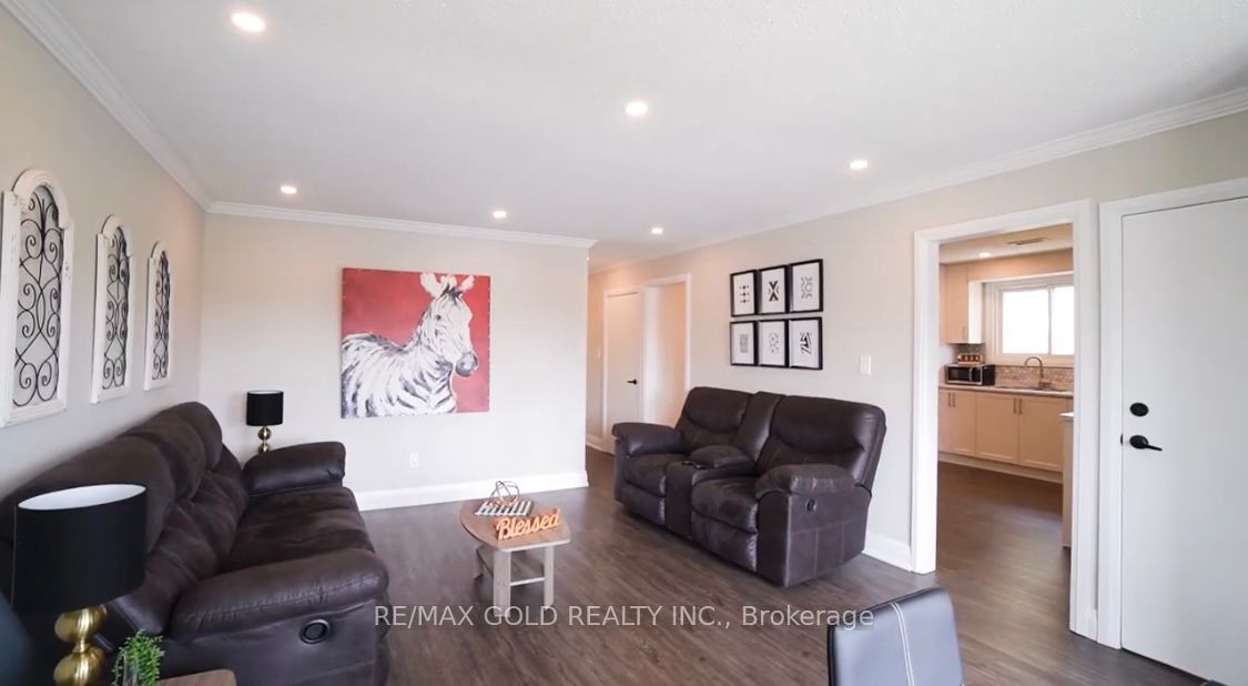 Photo 4 of 580 Gibb Street, Oshawa, Vanier — HOMEH