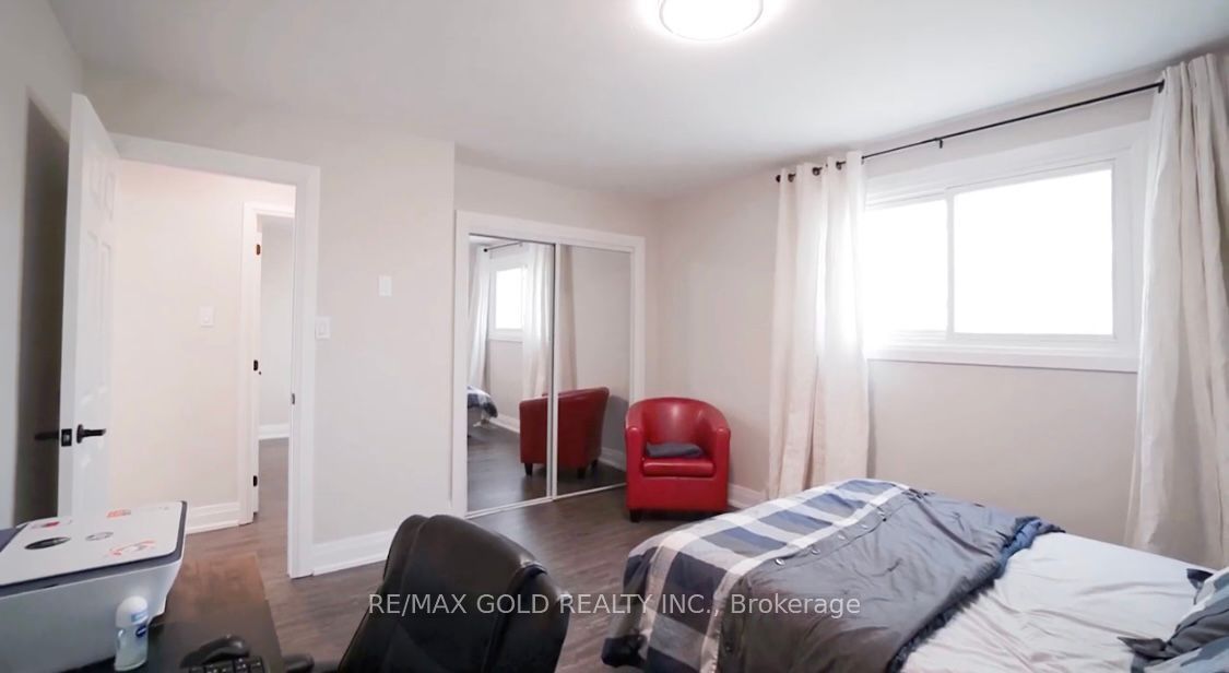 Photo 10 of 580 Gibb Street, Oshawa, Vanier — HOMEH