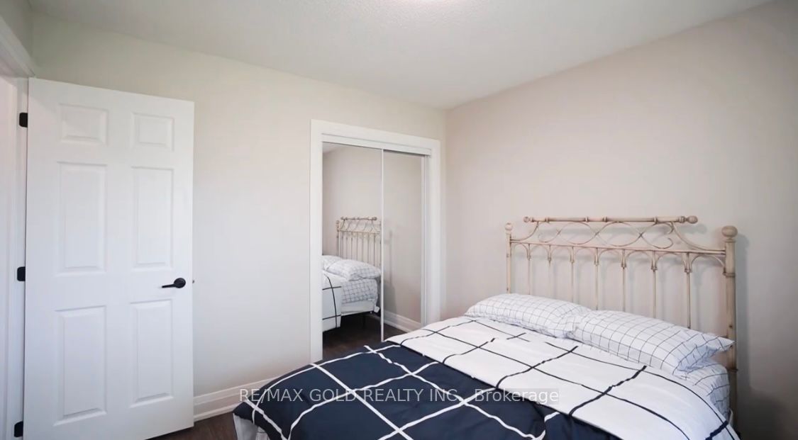 Photo 9 of 580 Gibb Street, Oshawa, Vanier — HOMEH