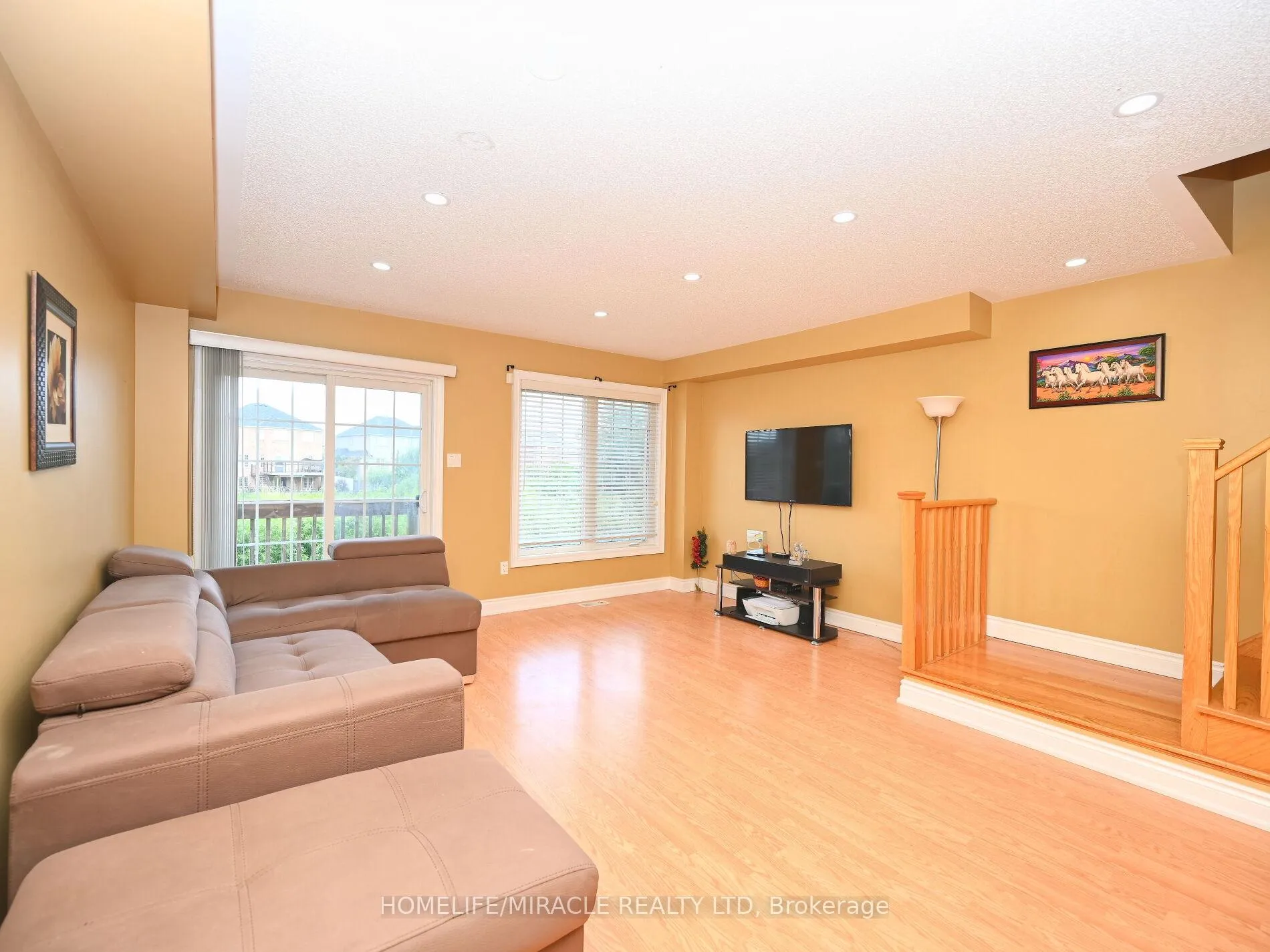 Photo 4 of 81 Cedarbrook Road, Brampton, Sandringham-Wellington — HOMEH