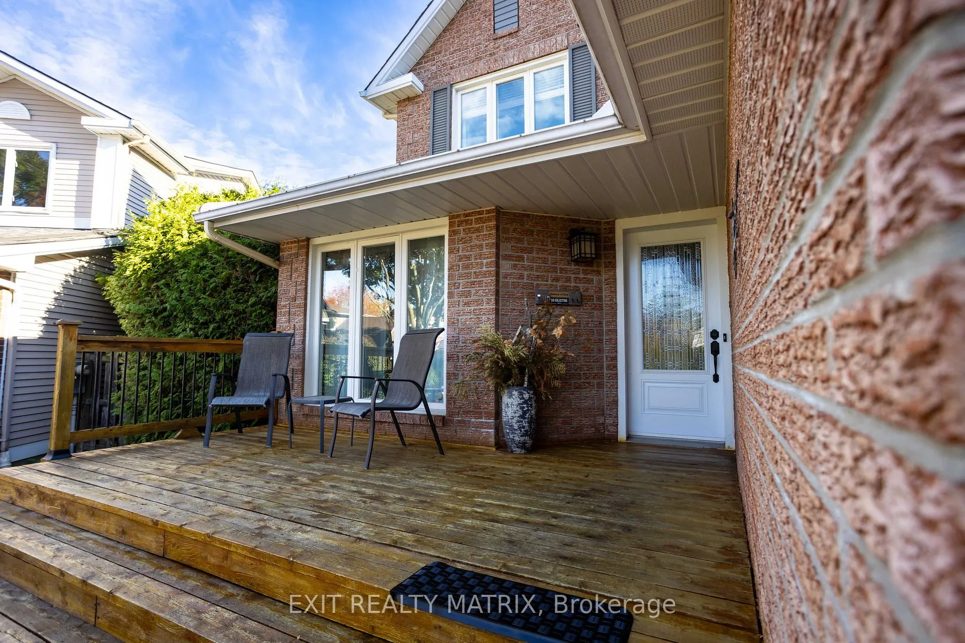 Photo 4 of 1879 Rosewind Court, Ottawa, Chapel Hill — HOMEH