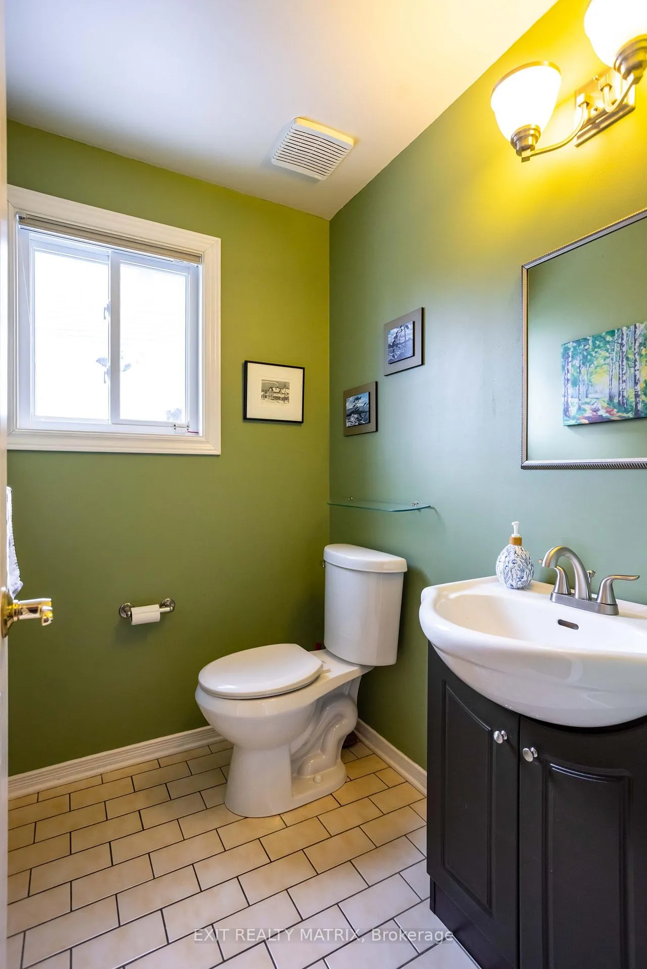 Photo 7 of 1879 Rosewind Court, Ottawa, Chapel Hill — HOMEH