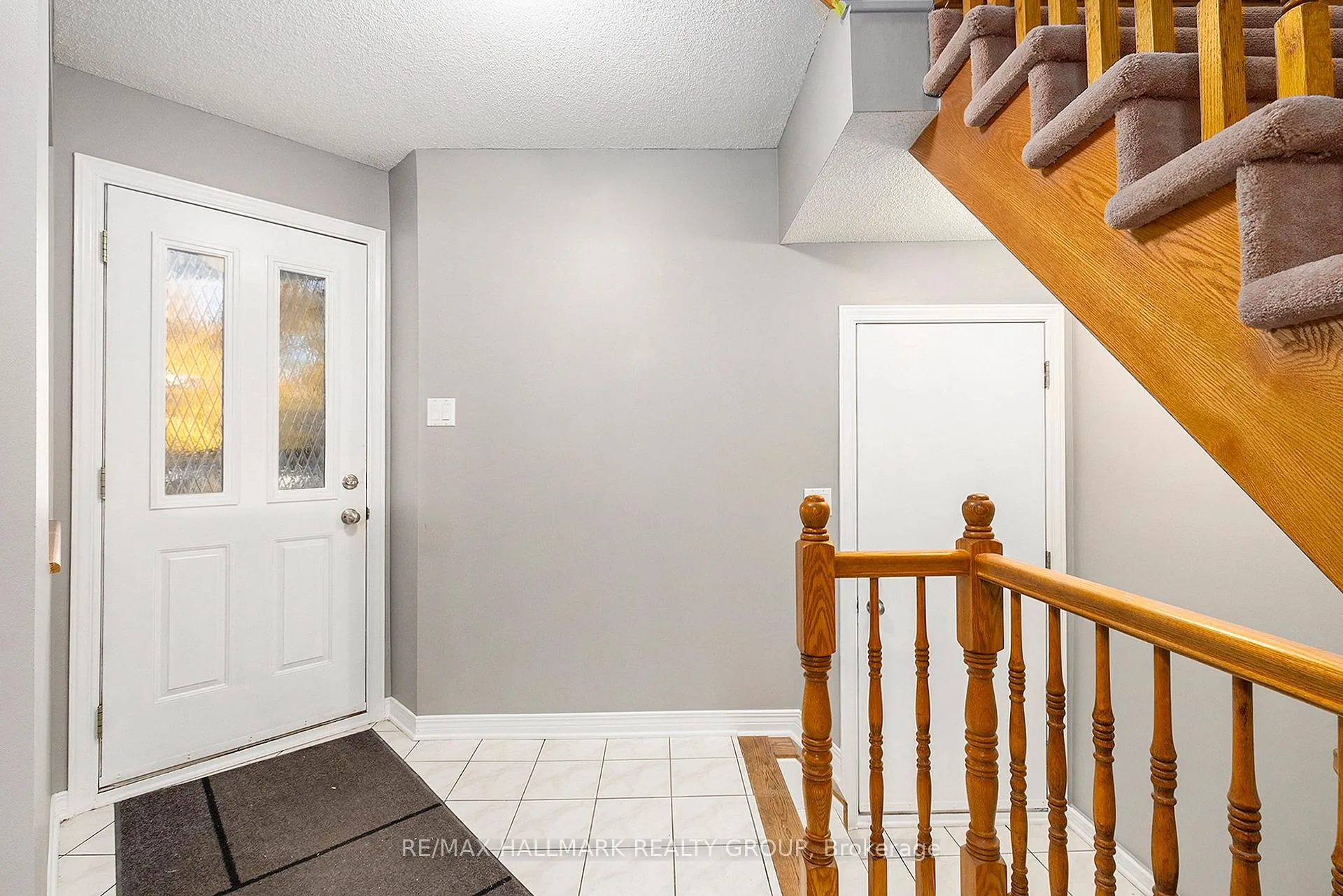 Photo 4 of 64 Grenadier Way, Ottawa, Barrhaven - Longfields — HOMEH