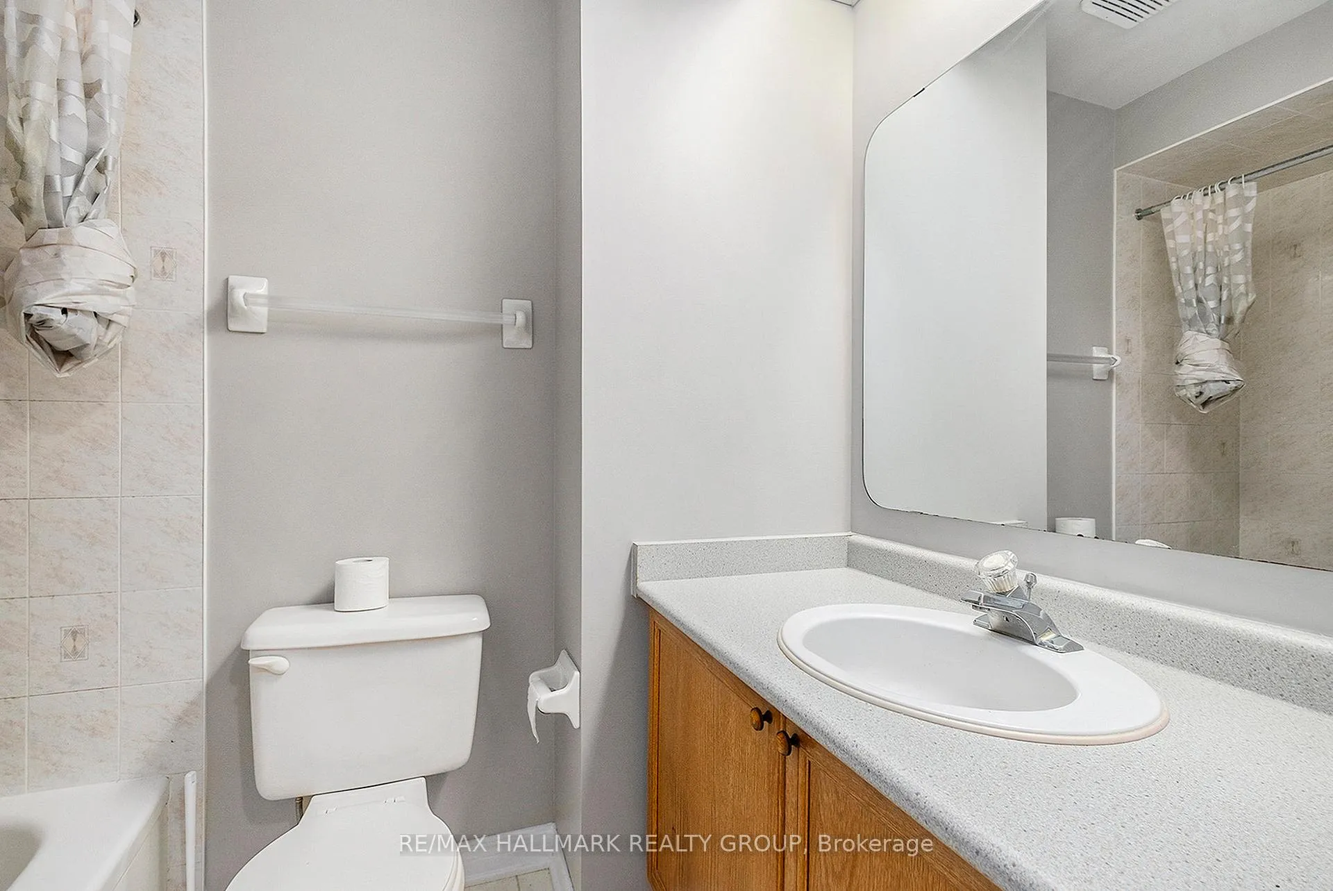 Photo 19 of 64 Grenadier Way, Ottawa, Barrhaven - Longfields — HOMEH