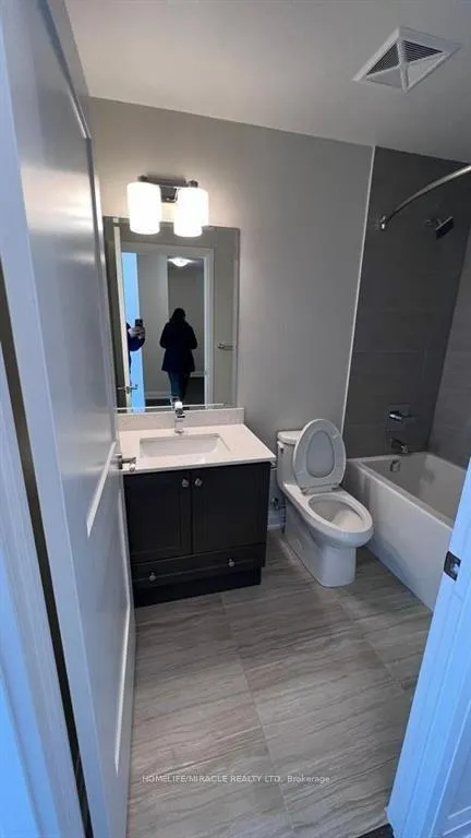 Photo 22 of Unit 201, 15 Lynch Street, Brampton, Queen Street Corridor — HOMEH