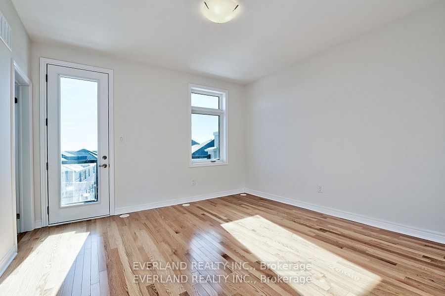 Photo 11 of 173 Mumbai Drive, Markham, Middlefield — HOMEH