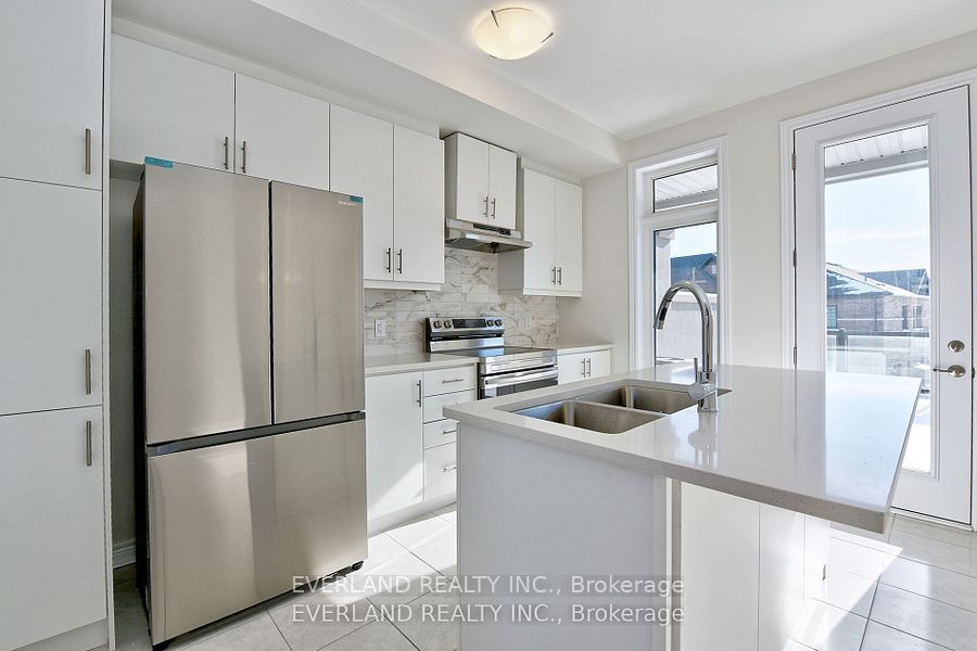 Photo 7 of 173 Mumbai Drive, Markham, Middlefield — HOMEH