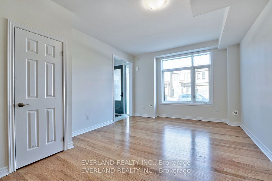 Photo 4 of 173 Mumbai Drive, Markham, Middlefield — HOMEH