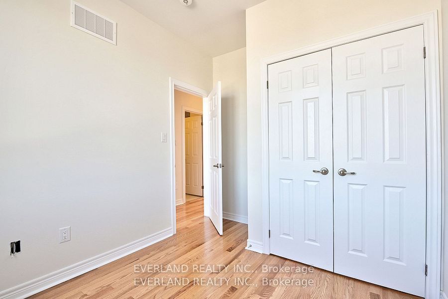 Photo 13 of 173 Mumbai Drive, Markham, Middlefield — HOMEH