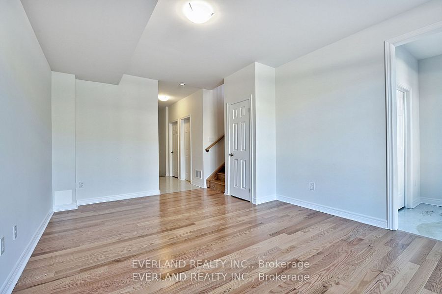 Photo 2 of 173 Mumbai Drive, Markham, Middlefield — HOMEH