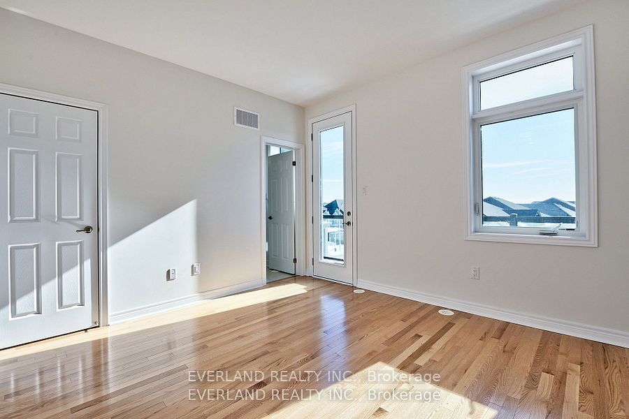 Photo 10 of 173 Mumbai Drive, Markham, Middlefield — HOMEH