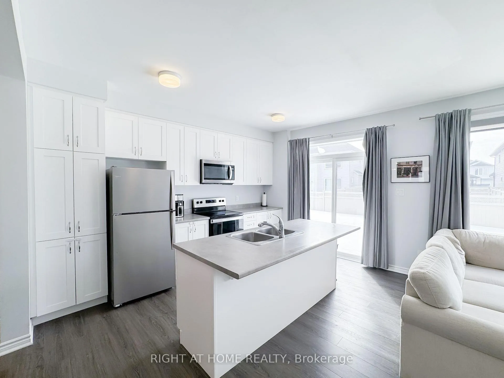 Photo 6 of 771 Brittanic Road, Ottawa, Kanata - Emerald Meadows/Trailwest — HOMEH