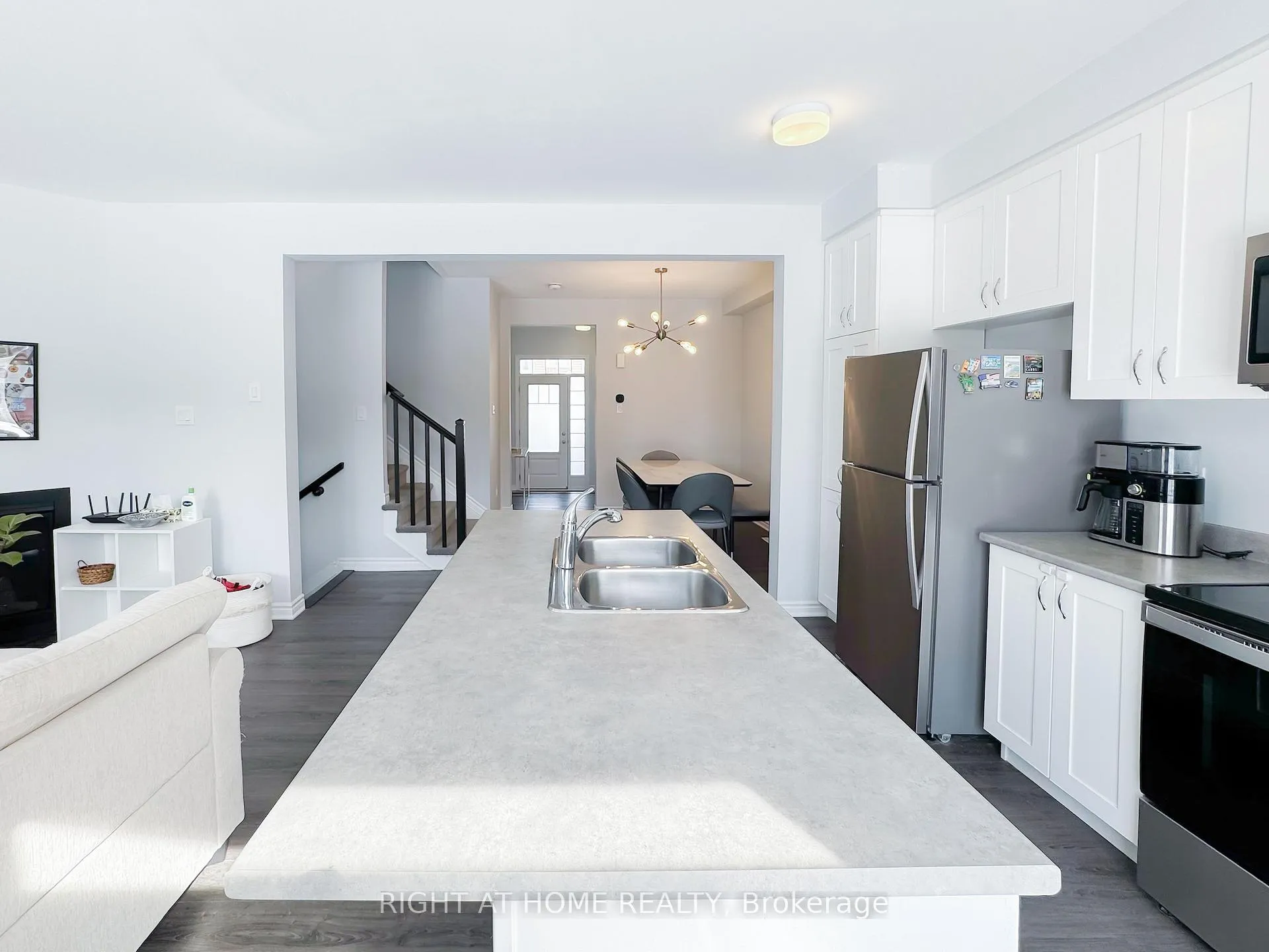 Photo 9 of 771 Brittanic Road, Ottawa, Kanata - Emerald Meadows/Trailwest — HOMEH