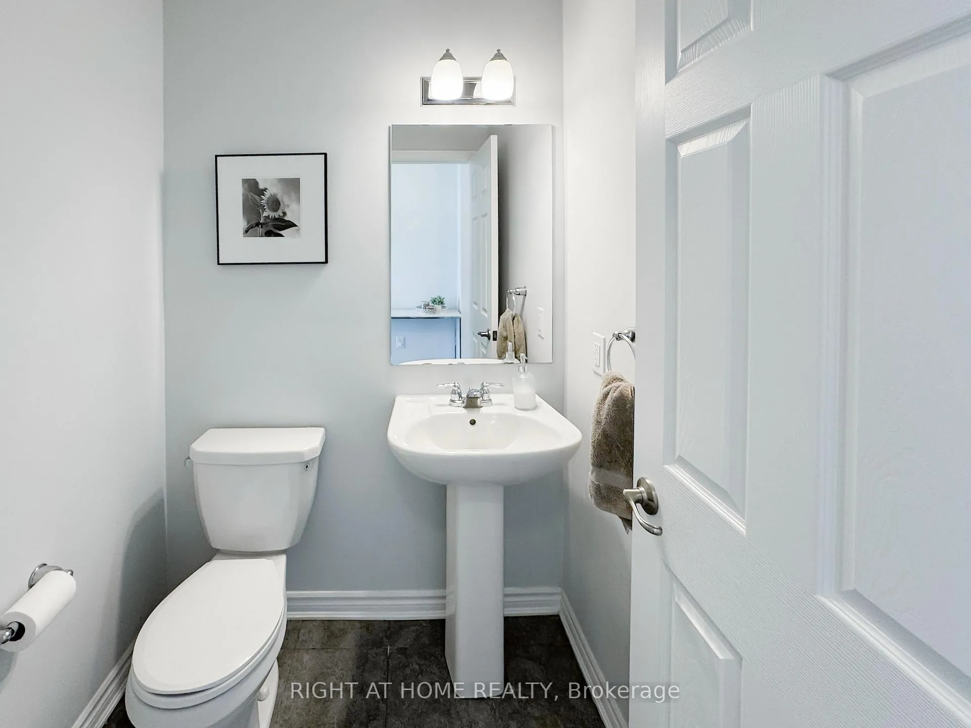 Photo 15 of 771 Brittanic Road, Ottawa, Kanata - Emerald Meadows/Trailwest — HOMEH