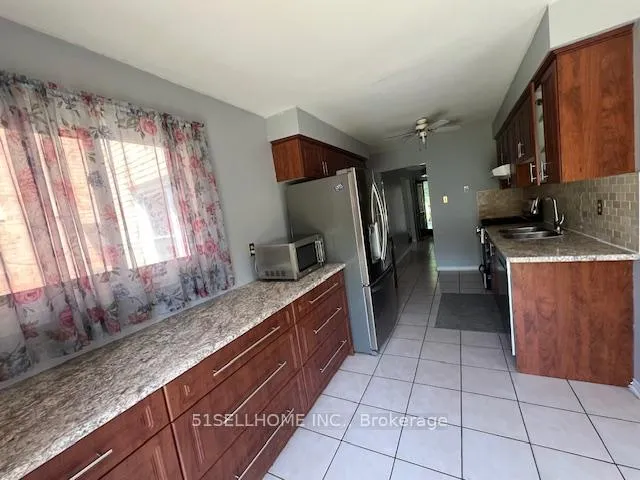 Photo 8 of 63 Stillwater Crescent, Brampton, Brampton West — HOMEH
