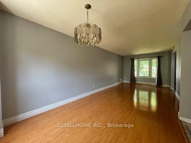 Photo 10 of 63 Stillwater Crescent, Brampton, Brampton West — HOMEH