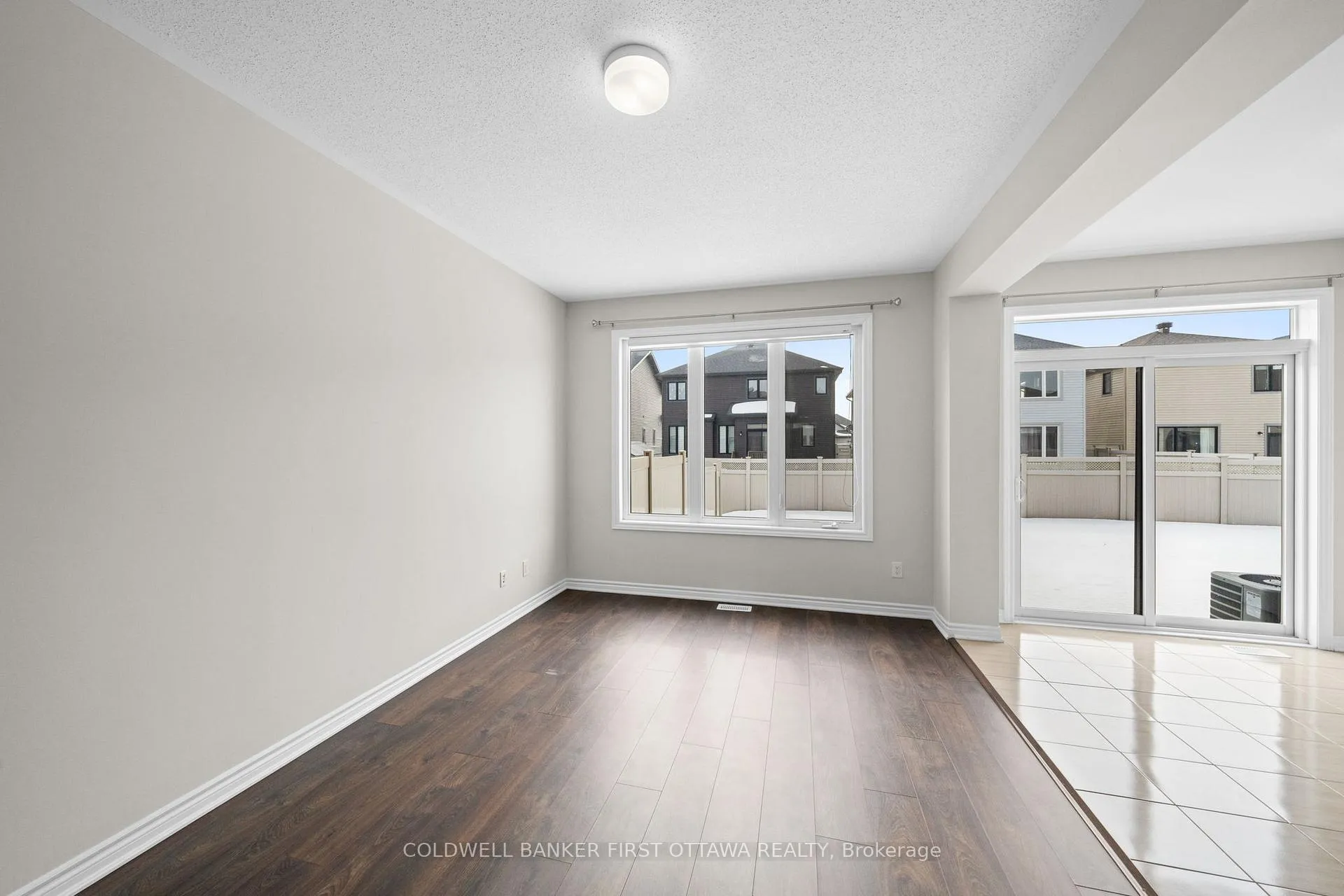 Photo 5 of 783 Brittanic Road, Ottawa, Kanata - Emerald Meadows/Trailwest — HOMEH