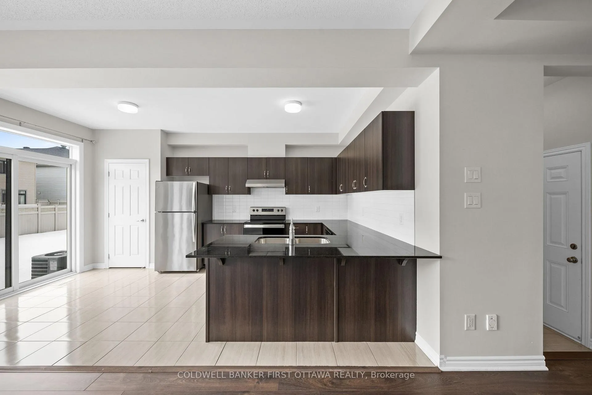 Photo 6 of 783 Brittanic Road, Ottawa, Kanata - Emerald Meadows/Trailwest — HOMEH